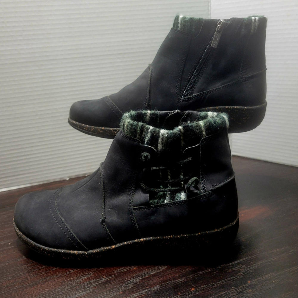 Aetrex Womens Cammie Black Suede Bootie Size 10